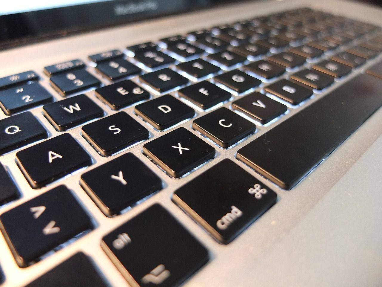 如何撰写引人入胜的社交媒体文章标题 文章配图